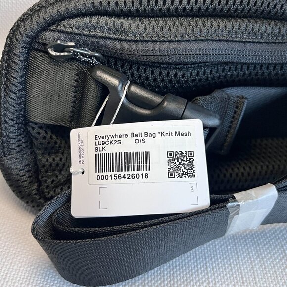 Lululemon Everywhere Belt Bag Knit Mesh Black NWT Crossbody Size 1L - Picture 4 of 5
